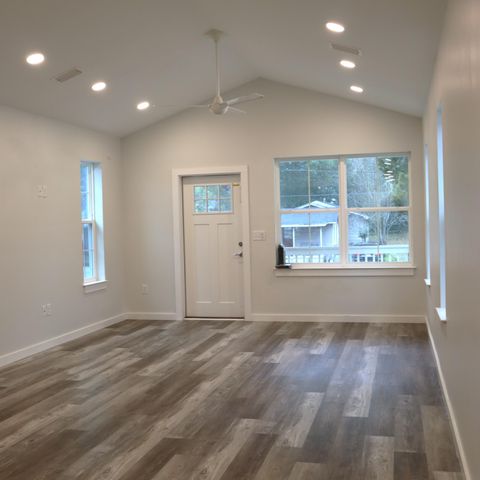 152 N 7th Street, Defuniak Springs, FL 32433