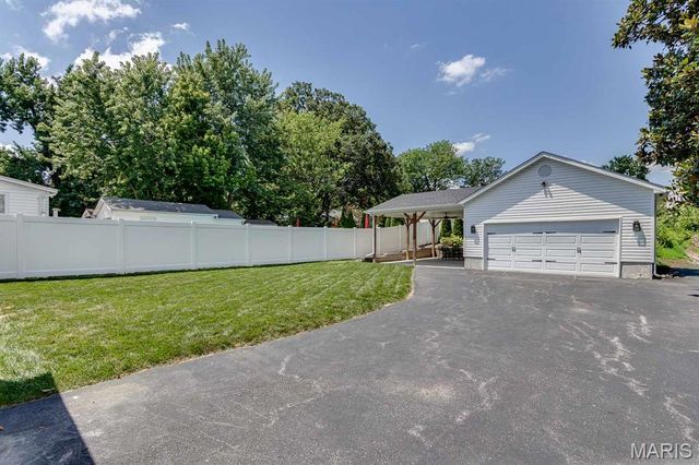 8901 Moritz Avenue, Brentwood, MO 63144