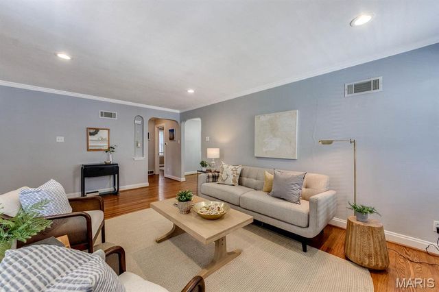 8901 Moritz Avenue, Brentwood, MO 63144