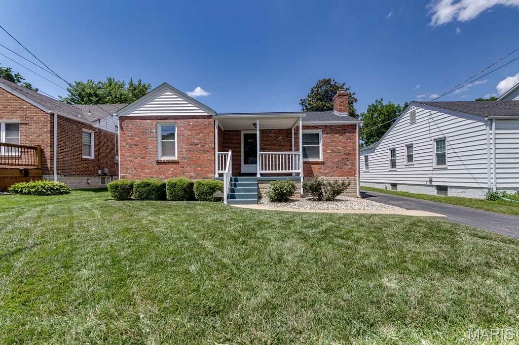 8901 Moritz Avenue, Brentwood, MO 63144