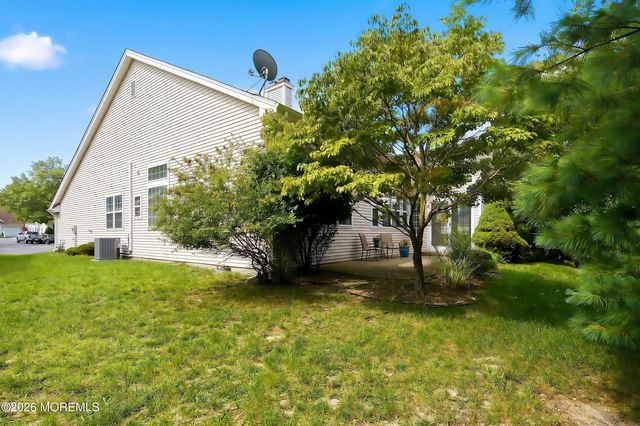 7 Bayou Court, Barnegat, NJ 08005