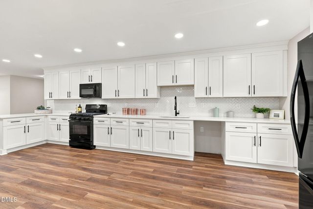115 Meadowglades Lane, Cary, NC 27518