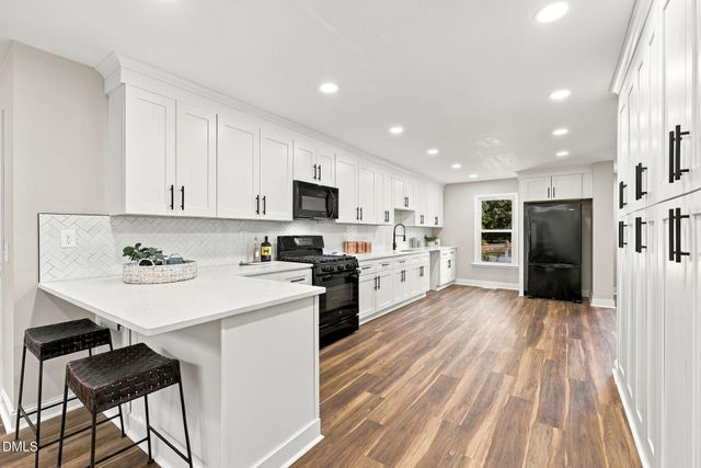 115 Meadowglades Lane, Cary, NC 27518