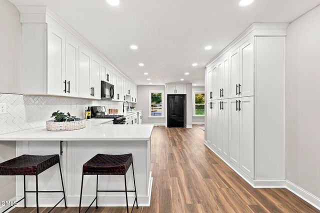 115 Meadowglades Lane, Cary, NC 27518