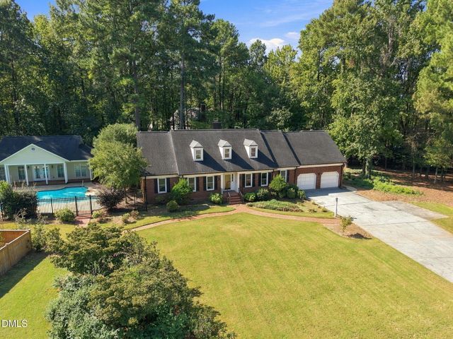 115 Meadowglades Lane, Cary, NC 27518