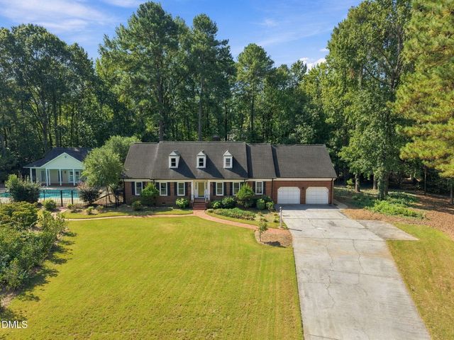 115 Meadowglades Lane, Cary, NC 27518