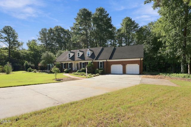 115 Meadowglades Lane, Cary, NC 27518
