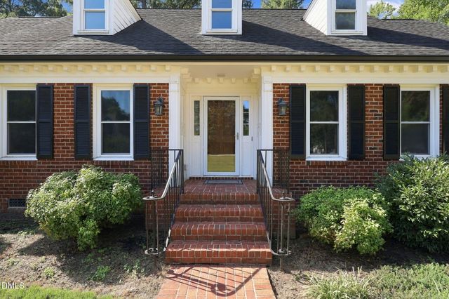 115 Meadowglades Lane, Cary, NC 27518