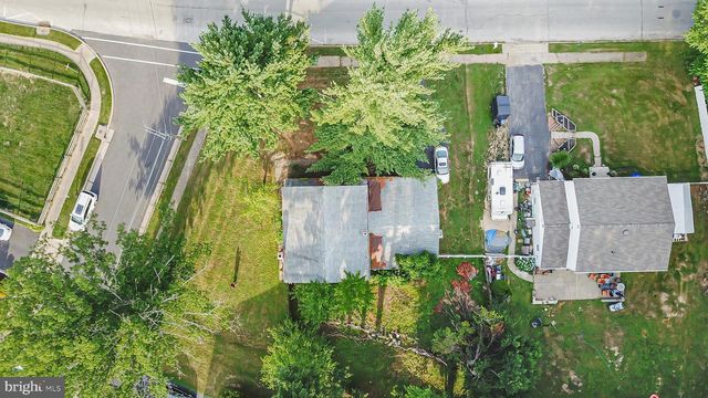 9096 PINE RD, Philadelphia, PA 19115