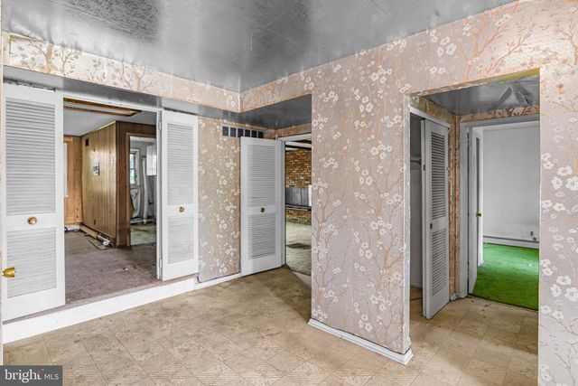 9096 PINE RD, Philadelphia, PA 19115