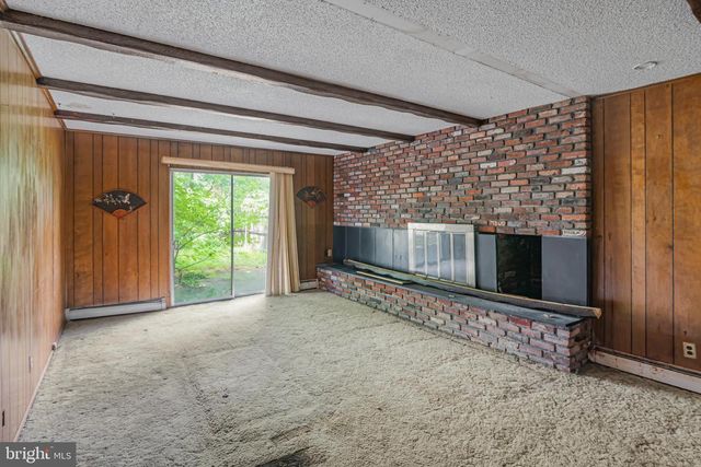 9096 PINE RD, Philadelphia, PA 19115
