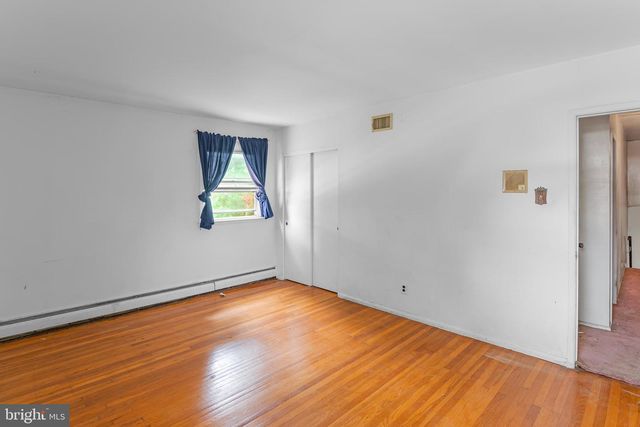 9096 PINE RD, Philadelphia, PA 19115