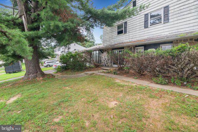 9096 PINE RD, Philadelphia, PA 19115