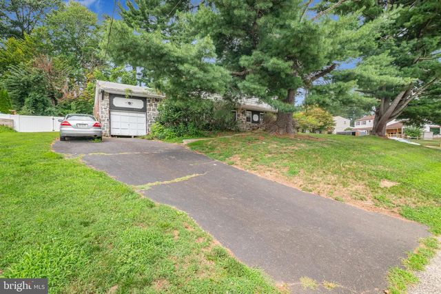 9096 PINE RD, Philadelphia, PA 19115