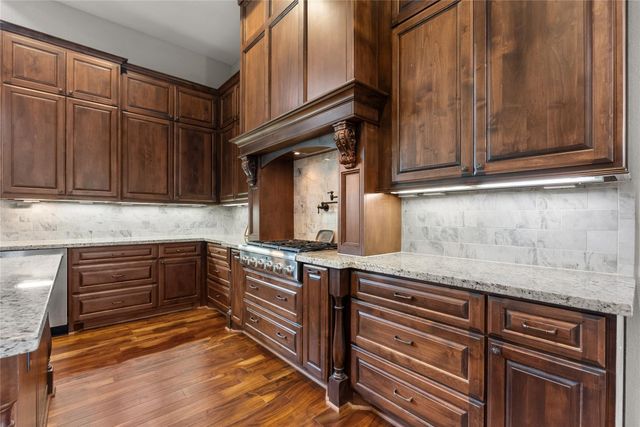 2080 Wilderness Trail, Friendswood, TX 77546