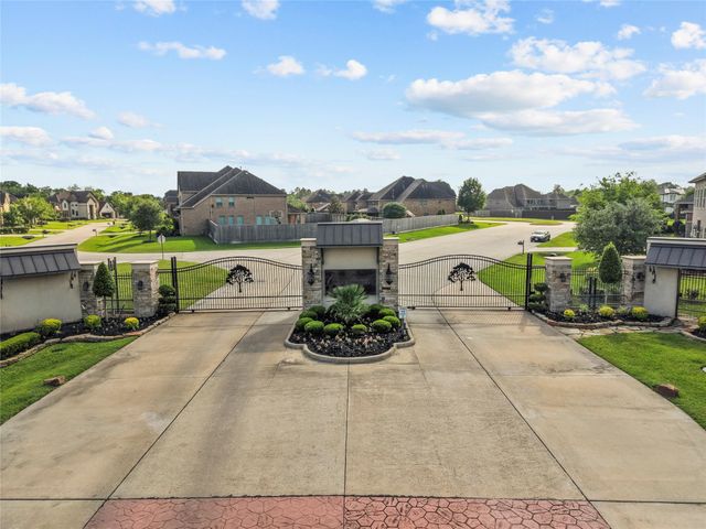 2080 Wilderness Trail, Friendswood, TX 77546