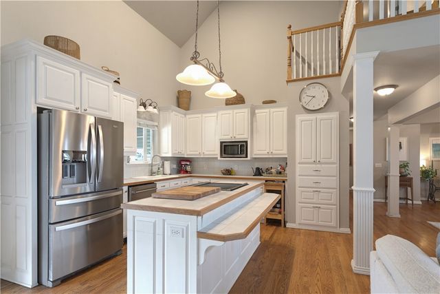 9641 Price Coffee Road, Bentonville, AR 72712