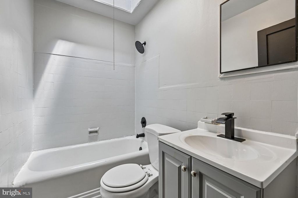 Image 13 of property listing at 5105 CHALGROVE AVE, Baltimore, MD 21215