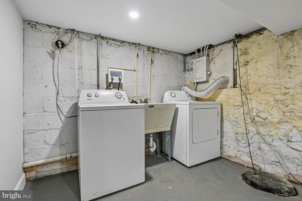 Image 19 of property listing at 5105 CHALGROVE AVE, Baltimore, MD 21215