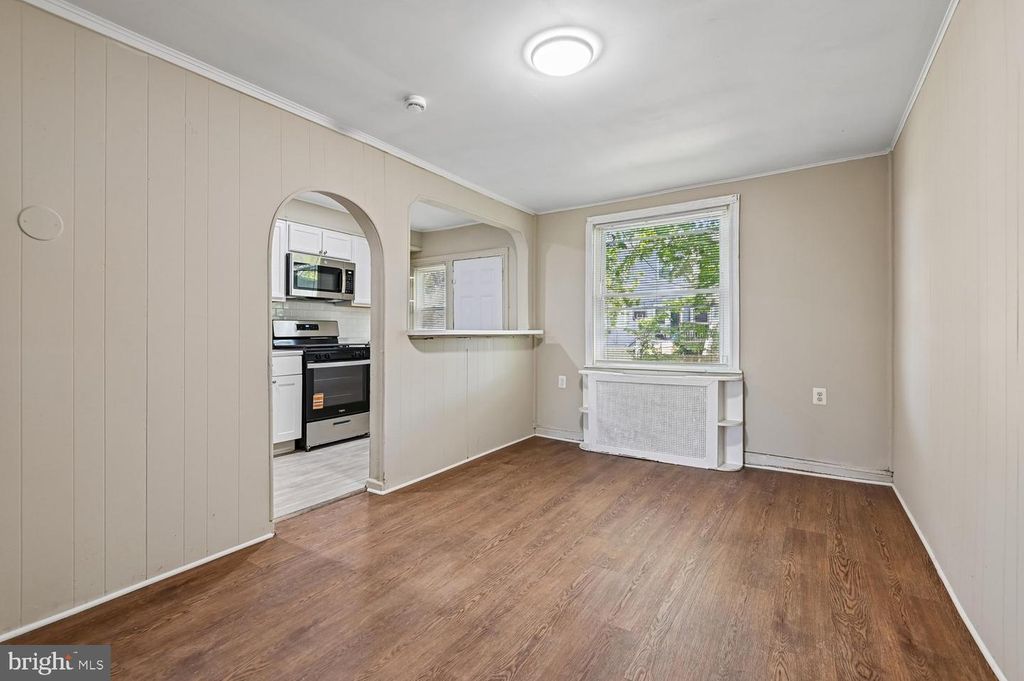 Image 5 of property listing at 5105 CHALGROVE AVE, Baltimore, MD 21215