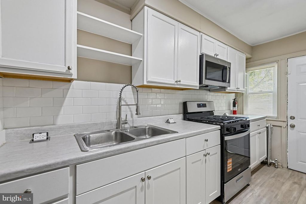 Image 7 of property listing at 5105 CHALGROVE AVE, Baltimore, MD 21215