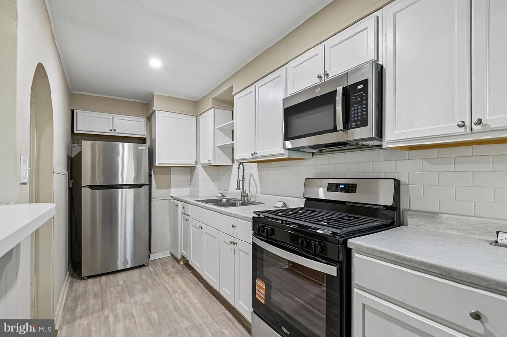 Image 8 of property listing at 5105 CHALGROVE AVE, Baltimore, MD 21215