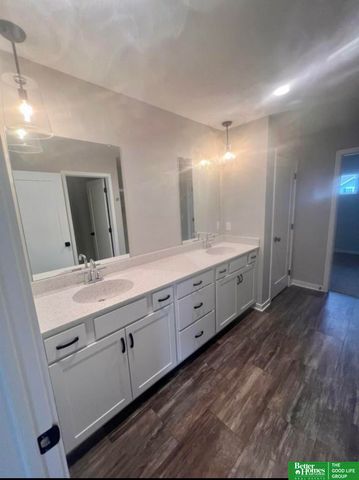 8701 N 177th Street, Bennington, NE 68007