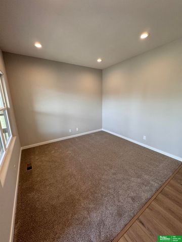 8701 N 177th Street, Bennington, NE 68007