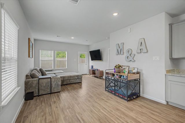 794 Westpointe Drive, Dayton, TX 77535