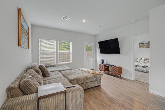 794 Westpointe Drive, Dayton, TX 77535