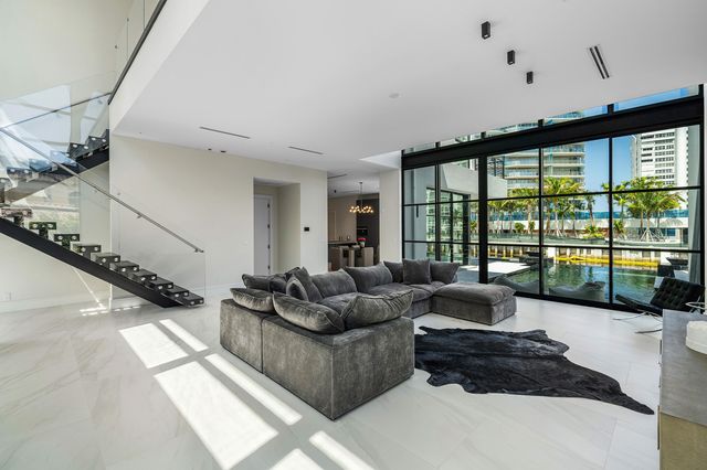 1670 E Terra Mar Drive, Lauderdale-By-The-Sea, Lauderdale By The Sea, FL 33062