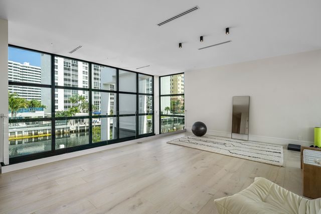 1670 E Terra Mar Drive, Lauderdale-By-The-Sea, Lauderdale By The Sea, FL 33062