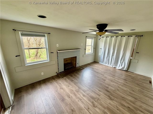 2011 Morris Creek Road, Clendenin, WV 25045