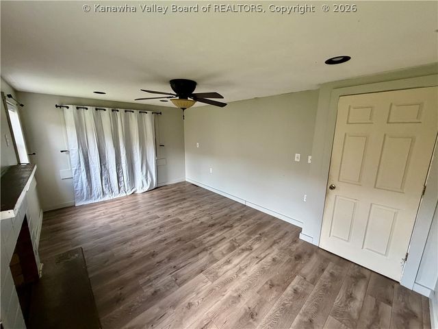 2011 Morris Creek Road, Clendenin, WV 25045