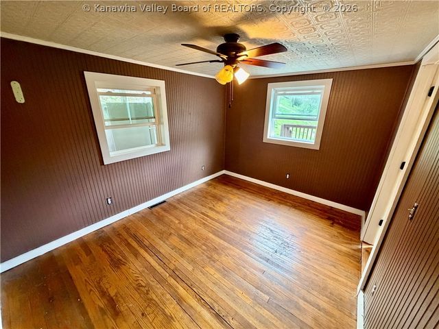 2011 Morris Creek Road, Clendenin, WV 25045