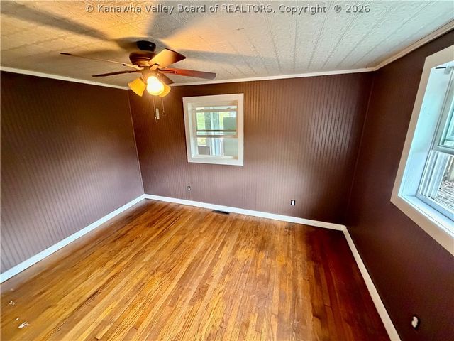 2011 Morris Creek Road, Clendenin, WV 25045