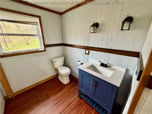 2011 Morris Creek Road, Clendenin, WV 25045