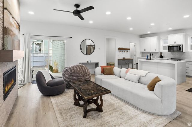 11754 S SILVER POND DR, South Jordan, UT 84009