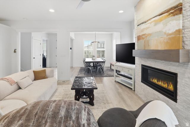 11754 S SILVER POND DR, South Jordan, UT 84009