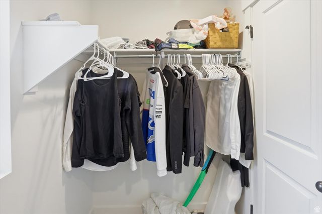 11754 S SILVER POND DR, South Jordan, UT 84009