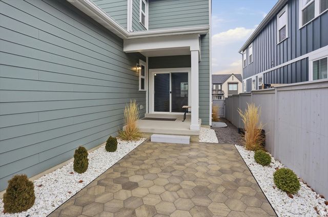 11754 S SILVER POND DR, South Jordan, UT 84009