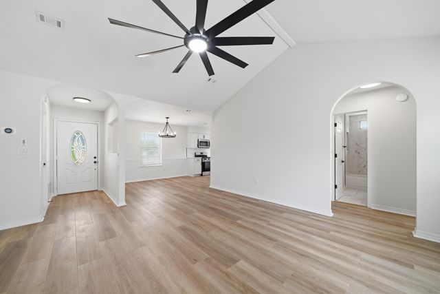 201 Westview Drive, Crestview, FL 32536