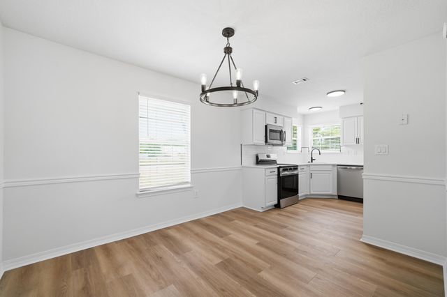 201 Westview Drive, Crestview, FL 32536