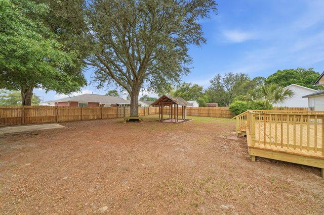 201 Westview Drive, Crestview, FL 32536