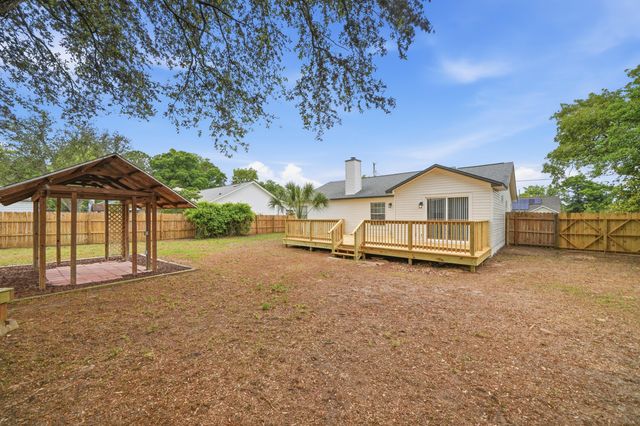 201 Westview Drive, Crestview, FL 32536
