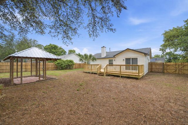 201 Westview Drive, Crestview, FL 32536