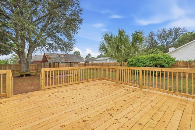 201 Westview Drive, Crestview, FL 32536