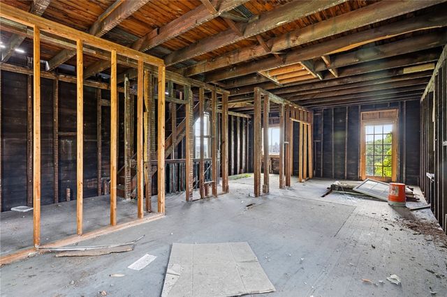 31 Conestoga St, Sheraden, PA 15204