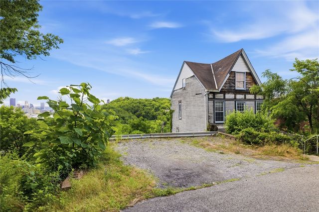 31 Conestoga St, Sheraden, PA 15204
