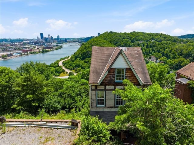 31 Conestoga St, Sheraden, PA 15204